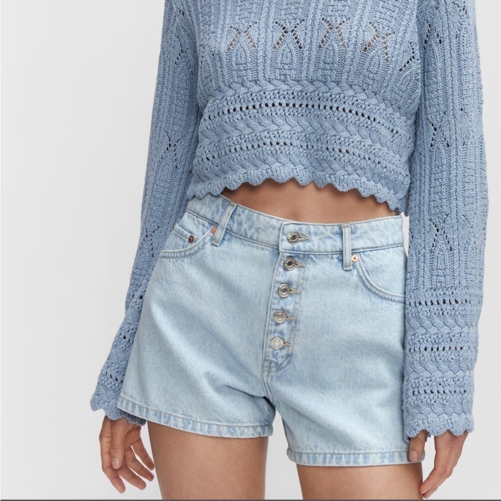 NWT MANGO LIGHT BLUE MID WAIST BUTTON UP SHORTS